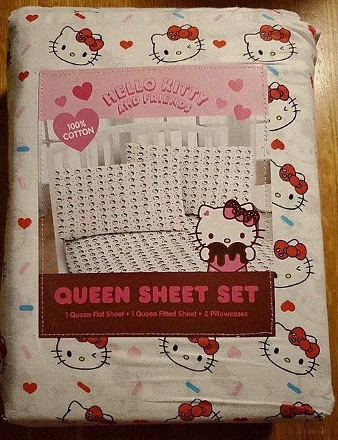Sanrio Hello Kitty And Friends Valentine's Day Queen Sheet Set Red Hearts Sheets