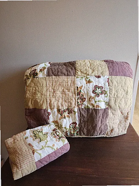 Set of 2 Victorian Heart Inc. Quilted Patchwork Standard Pillowcases Floral