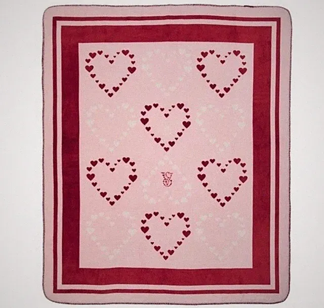 VICTORIA'S SECRET SHERPA FLEECE BLANKET HEARTS PINK THROW VALENTINES DAY 50"x60"